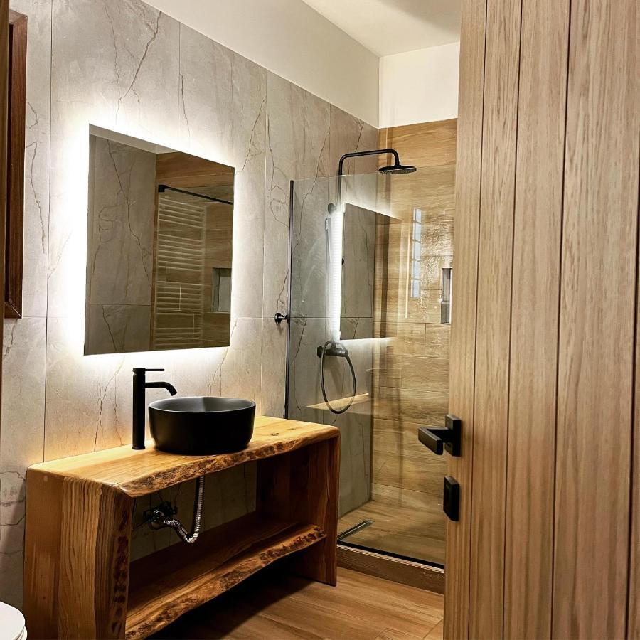 Peri Elxis Luxury Suites Mourésion Esterno foto