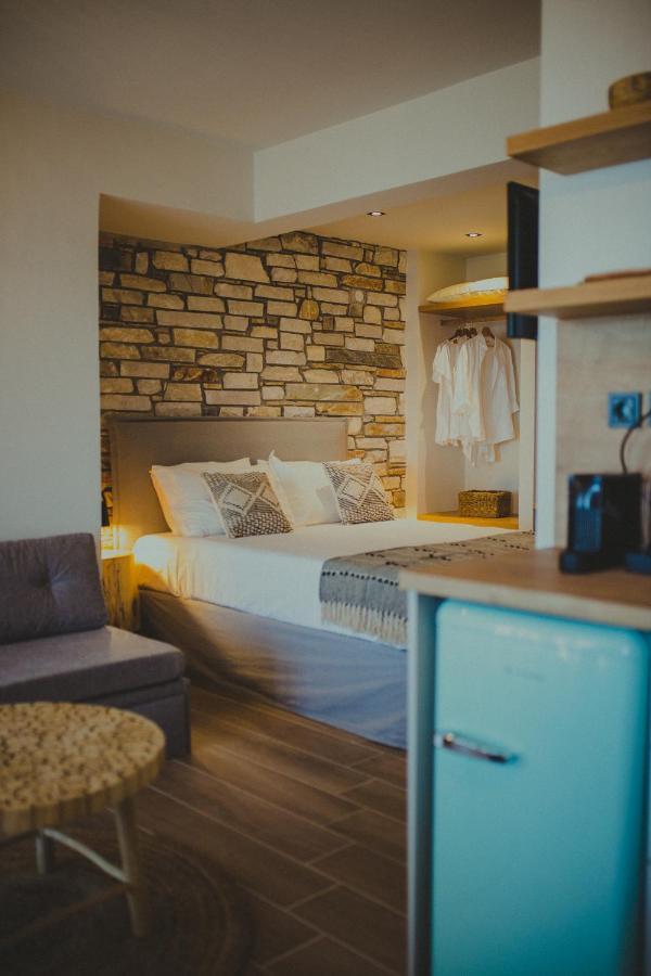 Peri Elxis Luxury Suites Mourésion Esterno foto