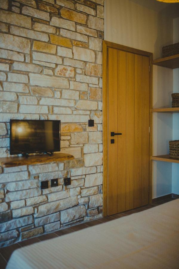 Peri Elxis Luxury Suites Mourésion Esterno foto