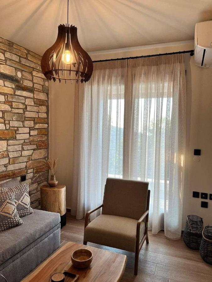 Peri Elxis Luxury Suites Mourésion Esterno foto