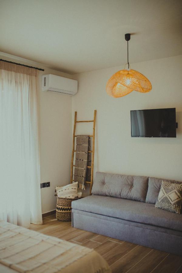 Peri Elxis Luxury Suites Mourésion Esterno foto